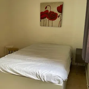 Séjour chez l'habitant Chambre Cour, Fontaine (Rhone-Alps)